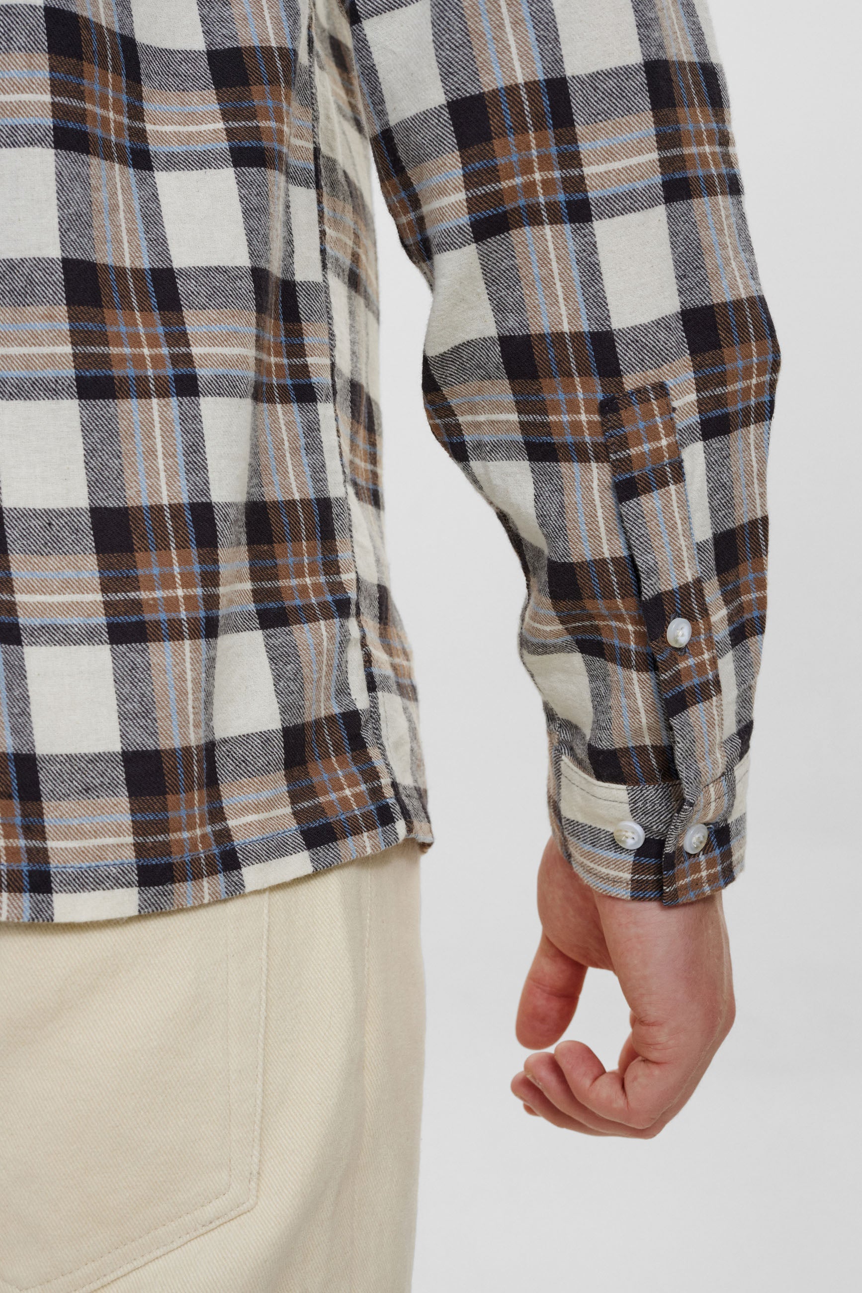 DXNMXRK. DX-Ebot Outlet biscut