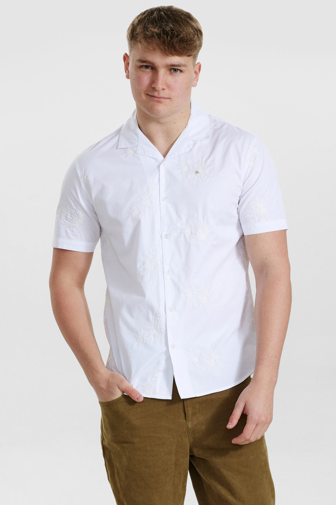 DXNMXRK. DX-Edenas Outlet White